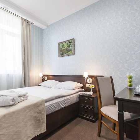 West Park Hotel Sofiivska Borshchahivka エクステリア 写真