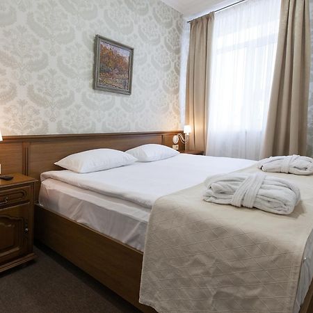 West Park Hotel Sofiivska Borshchahivka エクステリア 写真