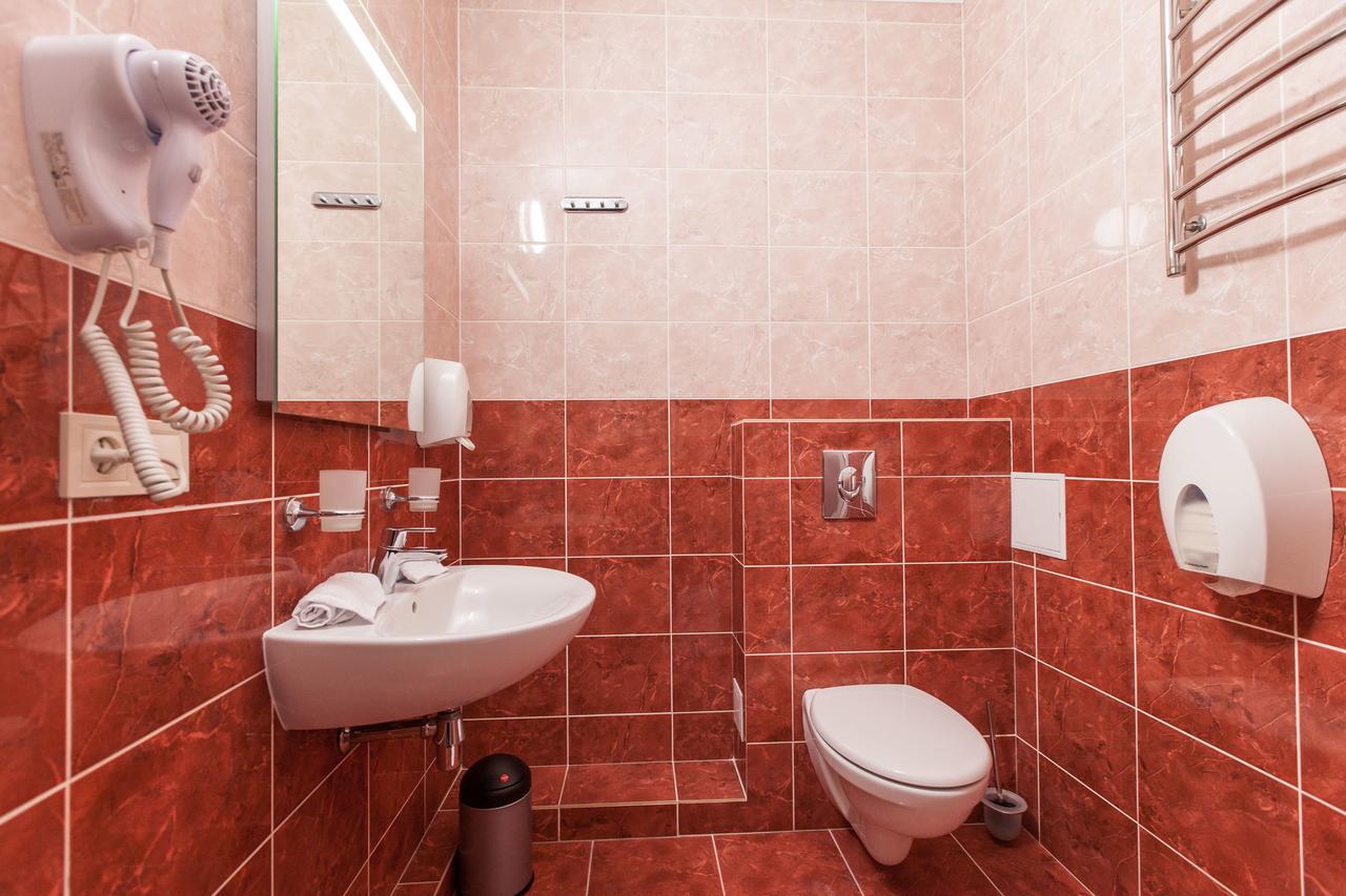 West Park Hotel Sofiivska Borshchahivka エクステリア 写真