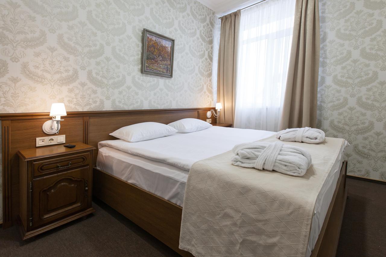West Park Hotel Sofiivska Borshchahivka エクステリア 写真