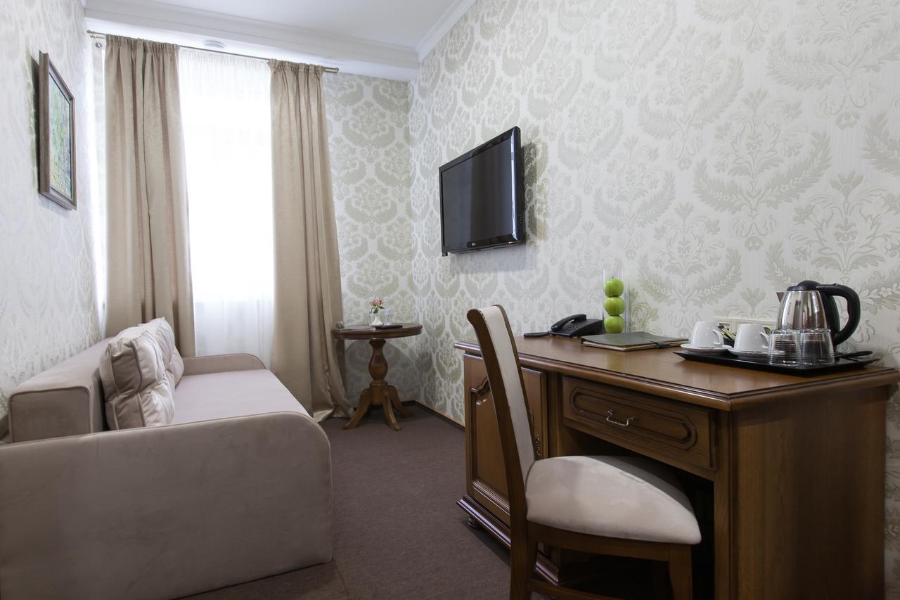 West Park Hotel Sofiivska Borshchahivka エクステリア 写真
