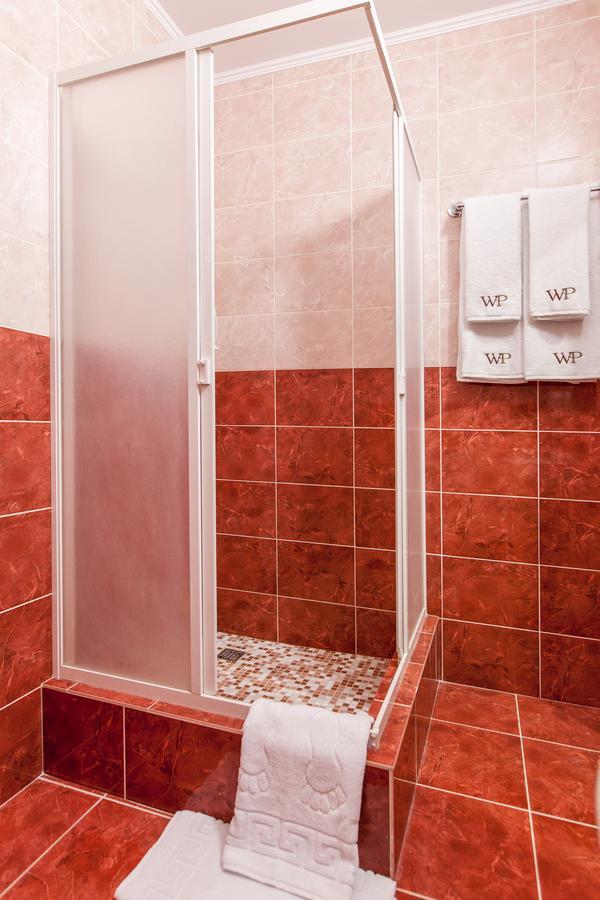 West Park Hotel Sofiivska Borshchahivka エクステリア 写真