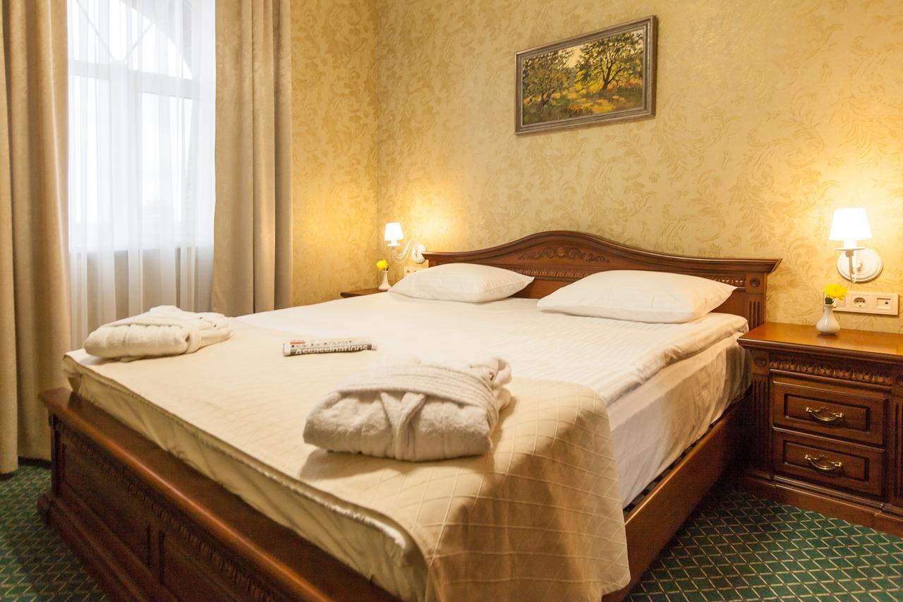 West Park Hotel Sofiivska Borshchahivka エクステリア 写真