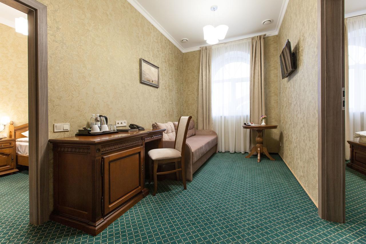 West Park Hotel Sofiivska Borshchahivka エクステリア 写真