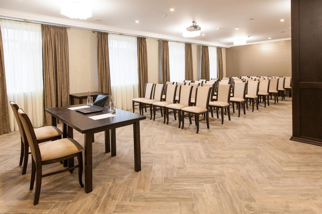 West Park Hotel Sofiivska Borshchahivka エクステリア 写真