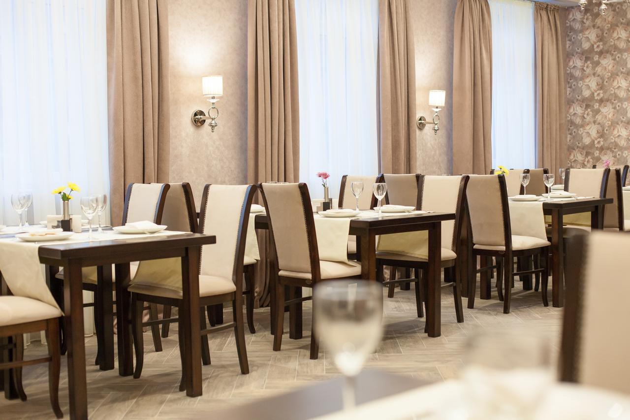 West Park Hotel Sofiivska Borshchahivka エクステリア 写真