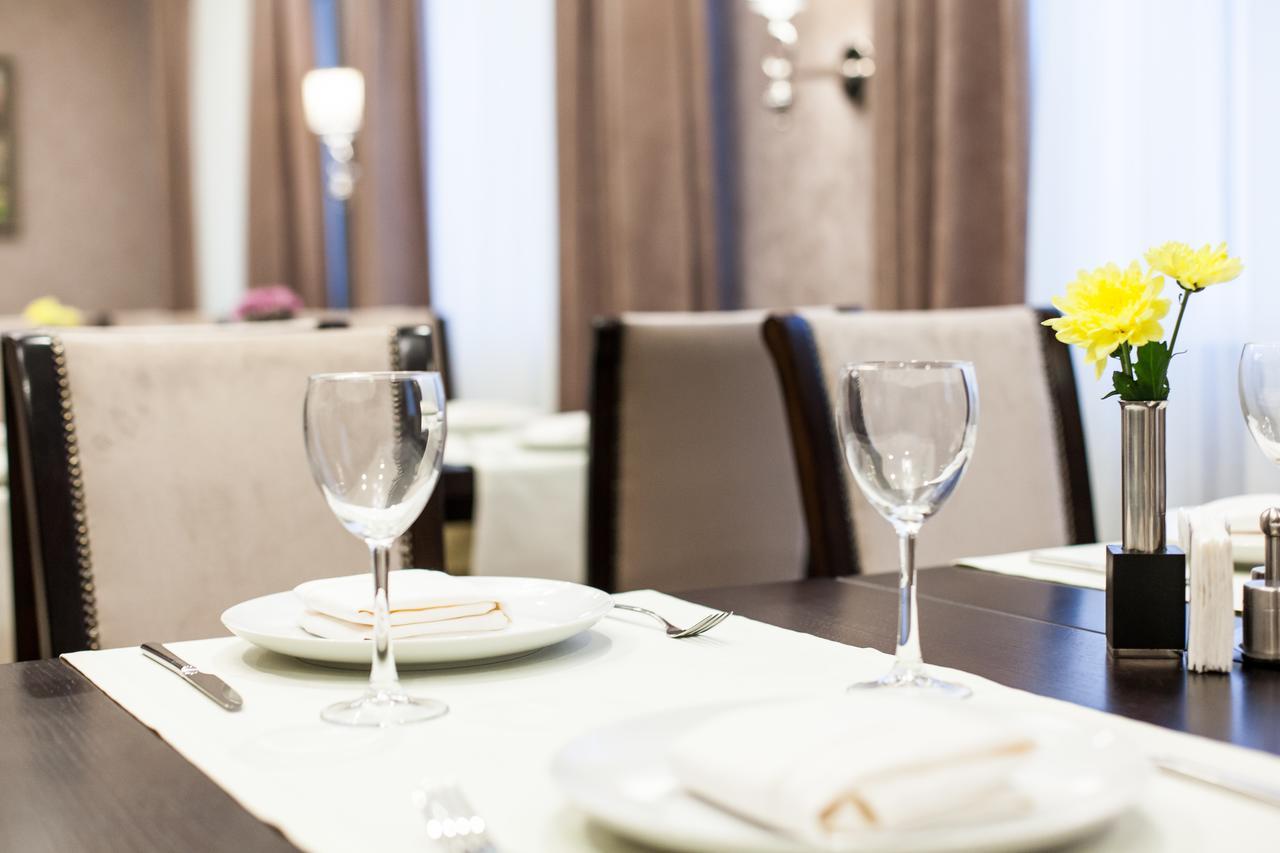 West Park Hotel Sofiivska Borshchahivka エクステリア 写真