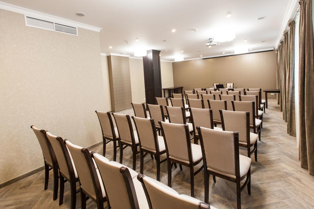 West Park Hotel Sofiivska Borshchahivka エクステリア 写真