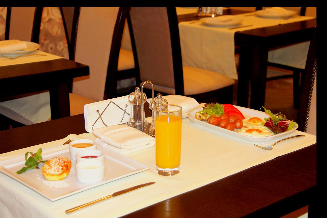 West Park Hotel Sofiivska Borshchahivka エクステリア 写真